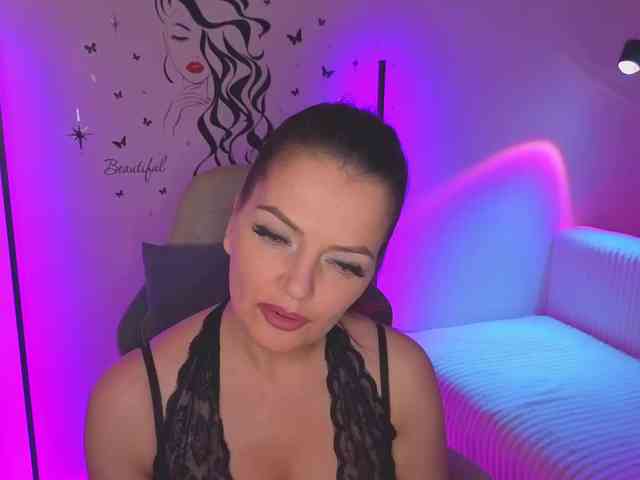 SelenaBlooms webcam
