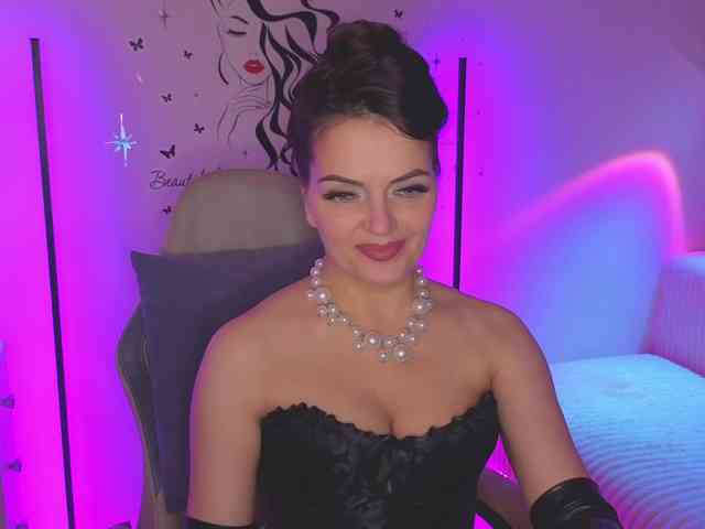 SelenaBlooms webcam