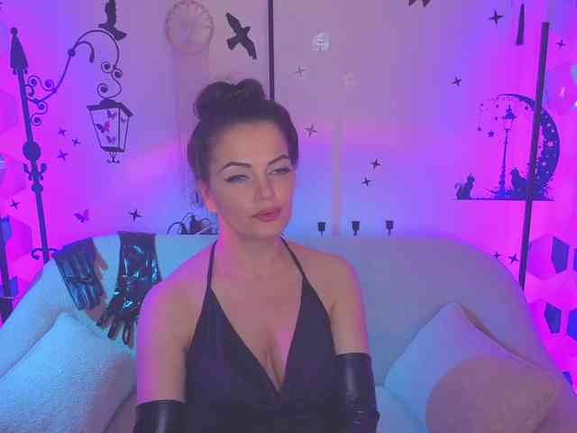 SelenaBlooms webcam