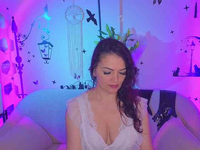 SelenaBlooms webcam