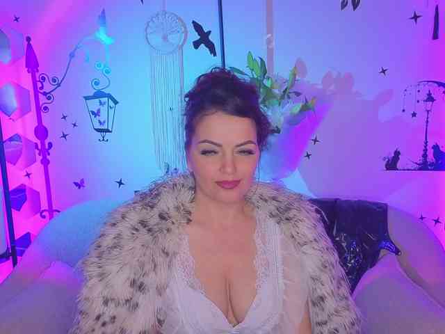 SelenaBlooms webcam