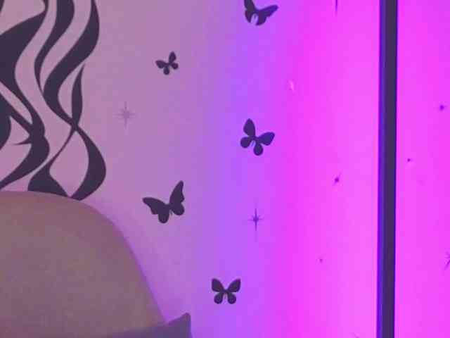 SelenaBlooms webcam