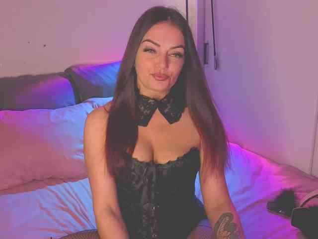 SelenaBlooms webcam