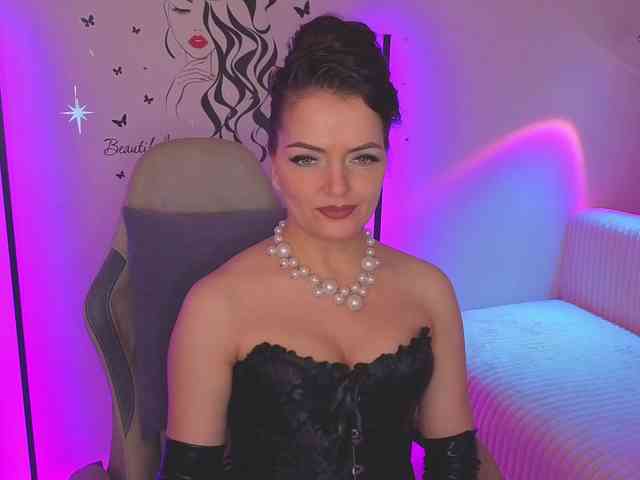 SelenaBlooms webcam