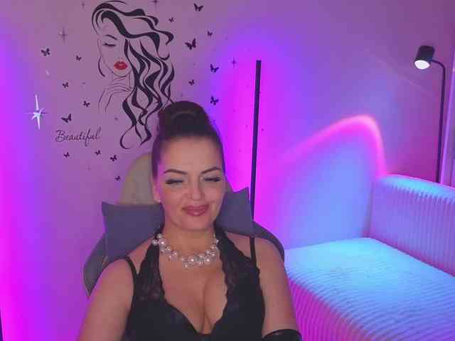 SelenaBlooms webcam