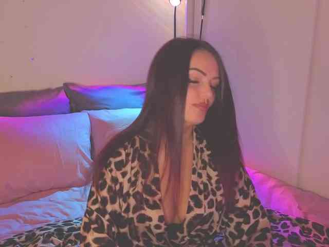 SelenaBlooms webcam