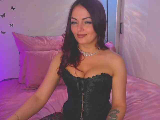 SelenaBlooms webcam