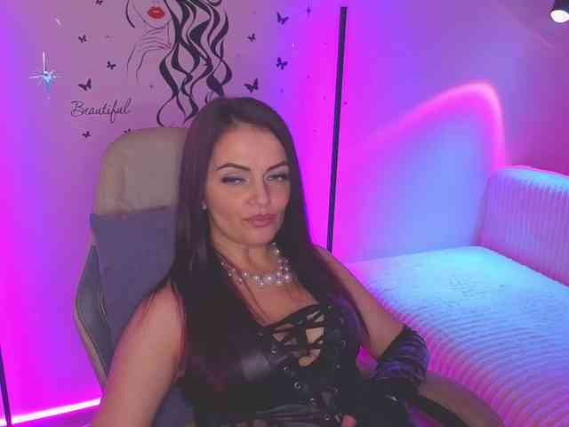 SelenaBlooms webcam