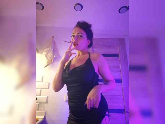 SelenaBlooms webcam