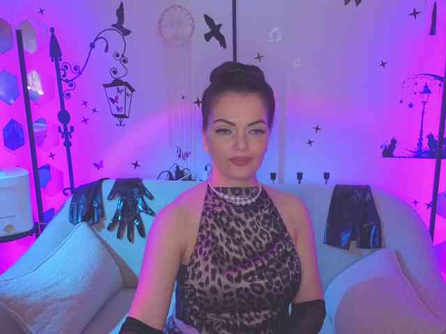 SelenaBlooms webcam