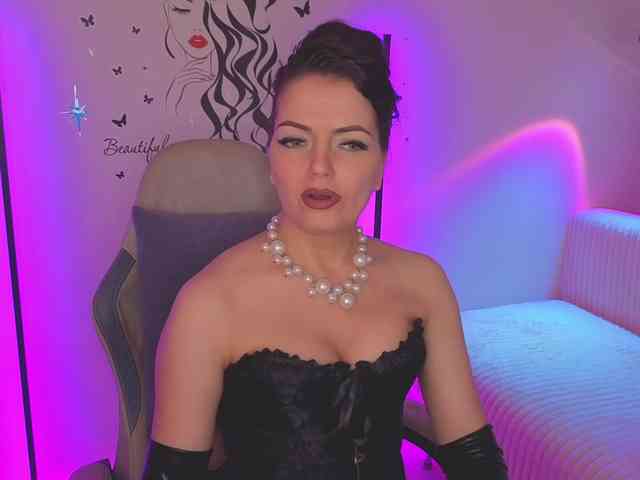 SelenaBlooms webcam