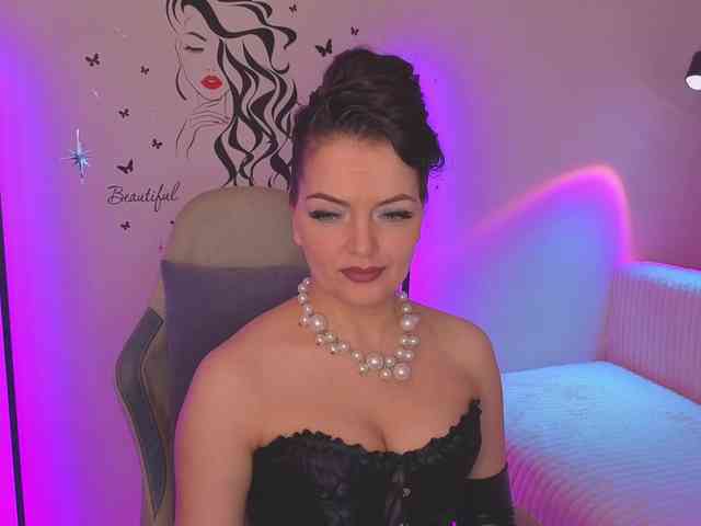 SelenaBlooms webcam