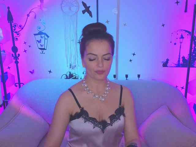 SelenaBlooms webcam