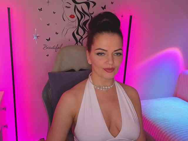SelenaBlooms webcam