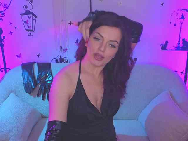 SelenaBlooms webcam
