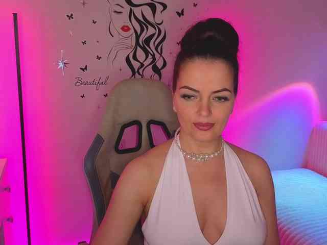SelenaBlooms webcam