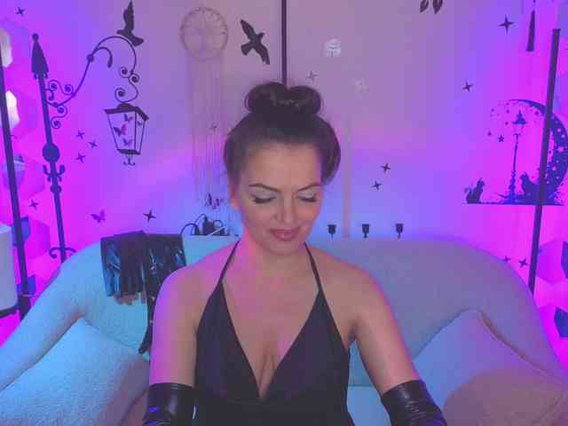 SelenaBlooms webcam