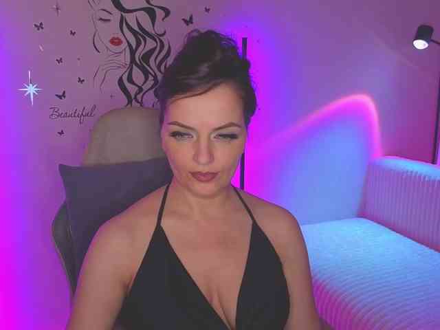 SelenaBlooms webcam