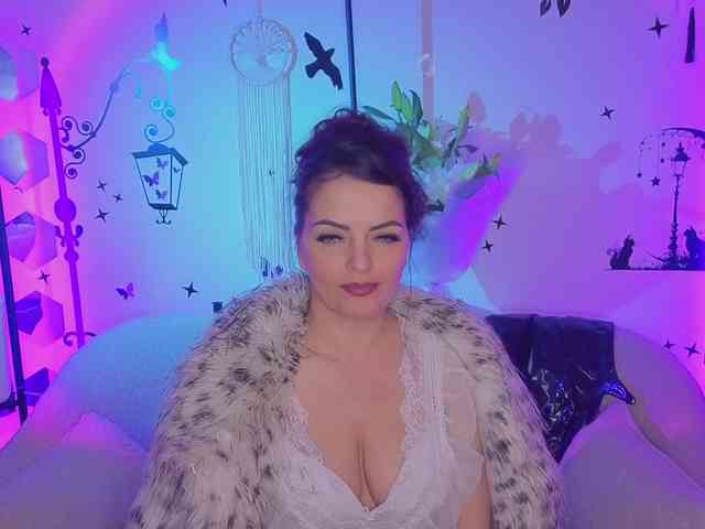 SelenaBlooms webcam