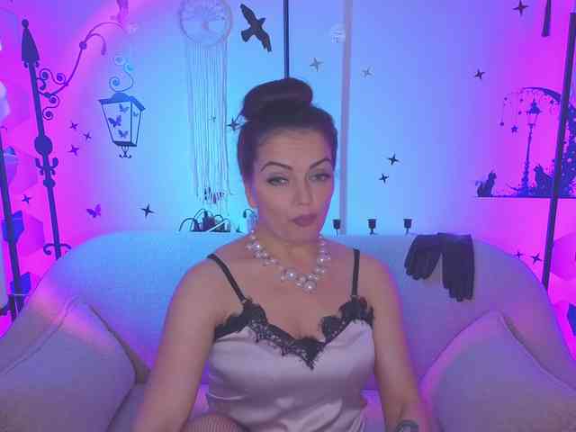 SelenaBlooms webcam