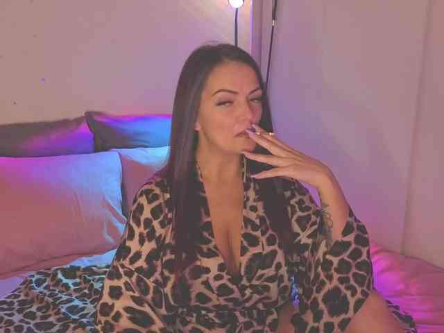 SelenaBlooms webcam