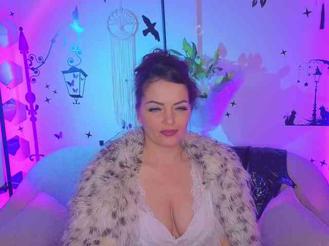 SelenaBlooms webcam