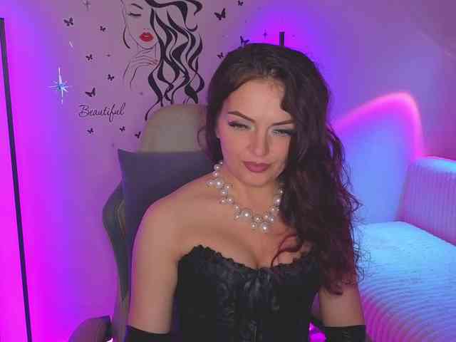 SelenaBlooms webcam