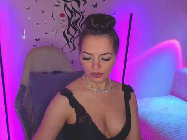 SelenaBlooms webcam