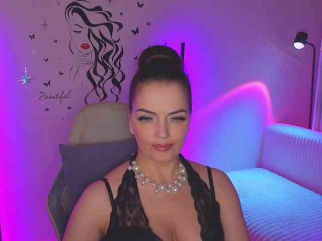SelenaBlooms webcam