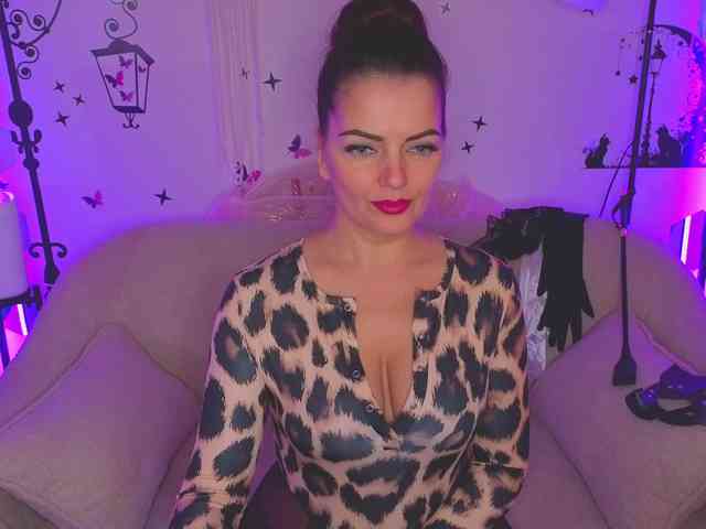 SelenaBlooms webcam