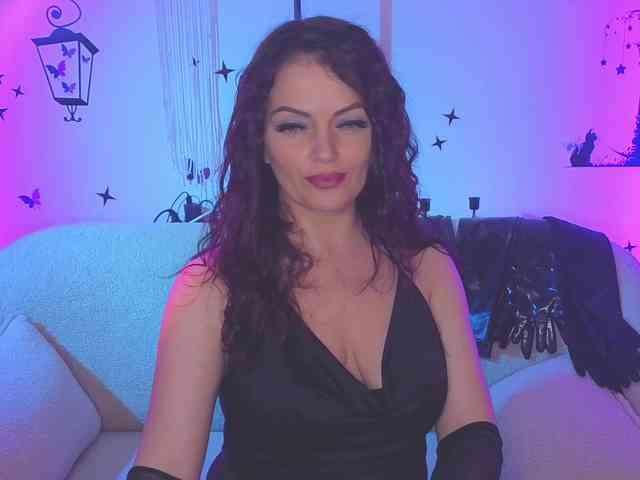 SelenaBlooms webcam