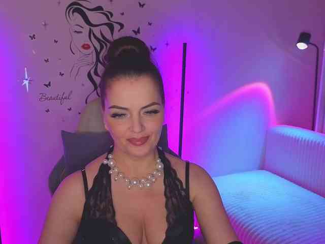 SelenaBlooms webcam