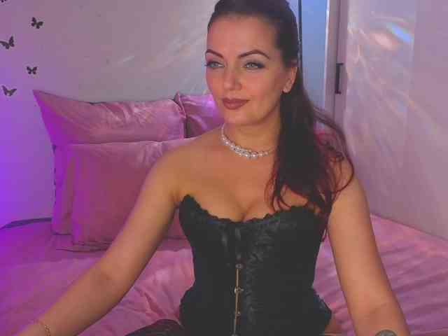 SelenaBlooms webcam