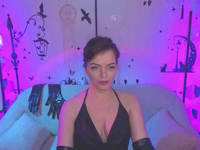 SelenaBlooms webcam