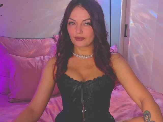 SelenaBlooms webcam