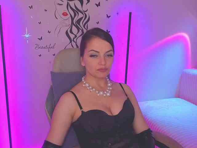SelenaBlooms webcam