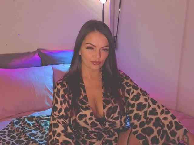 SelenaBlooms webcam