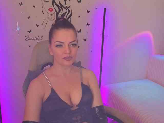 SelenaBlooms webcam