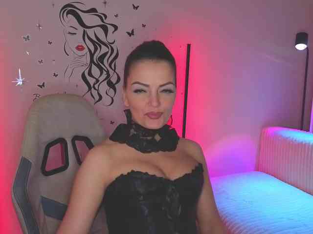 SelenaBlooms webcam