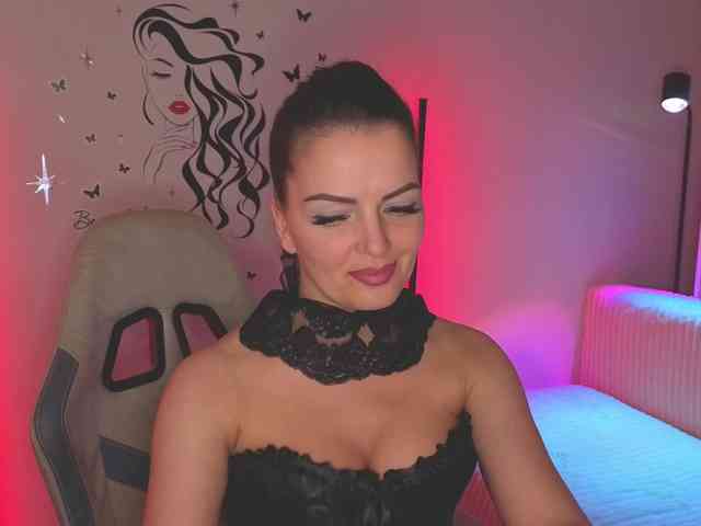 SelenaBlooms webcam