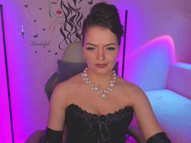 SelenaBlooms webcam