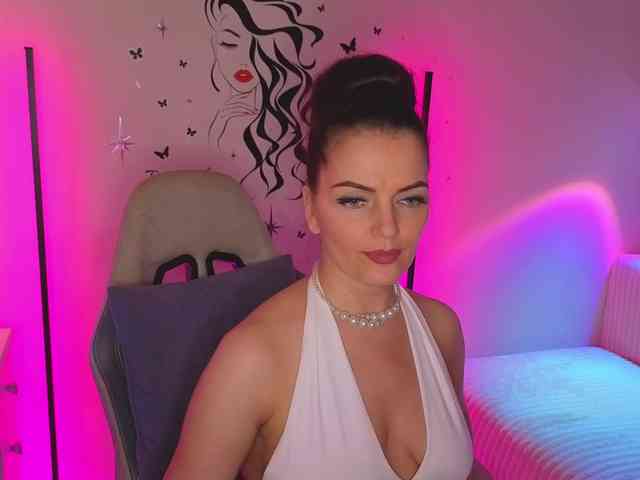 SelenaBlooms webcam