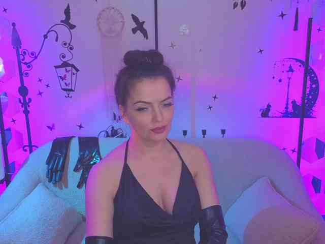 SelenaBlooms webcam