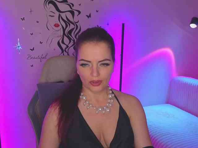 SelenaBlooms webcam