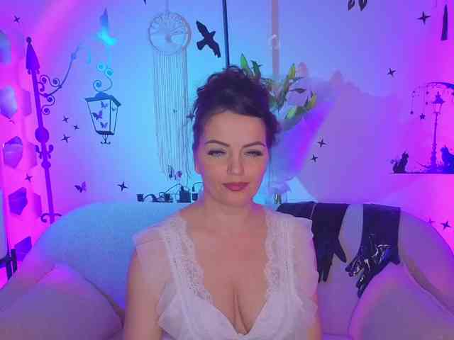 SelenaBlooms webcam