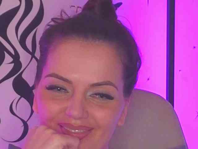 SelenaBlooms webcam
