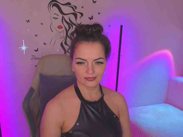 SelenaBlooms webcam