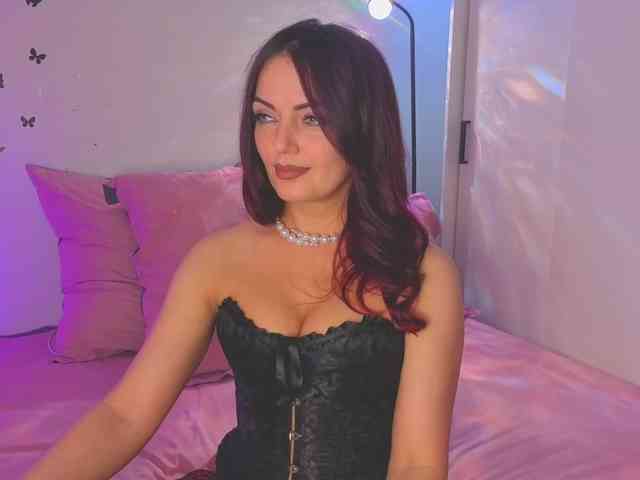 SelenaBlooms webcam