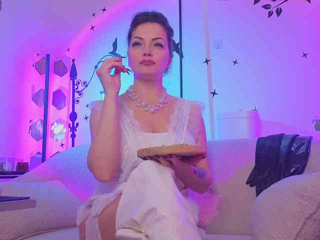 SelenaBlooms webcam