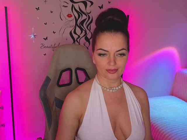 SelenaBlooms webcam